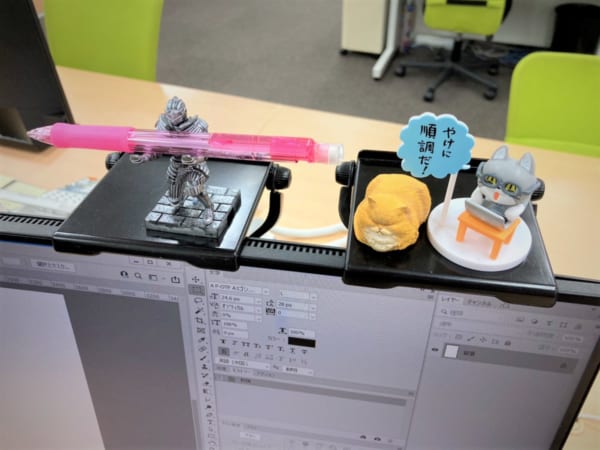 他人のデスク周りの癒しを見る Axis Vision Blog