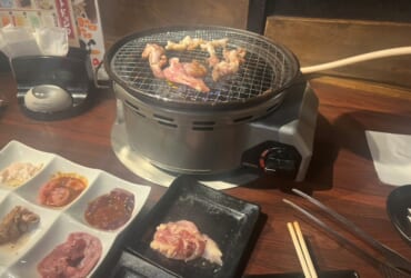 肉を焼く、酒を飲む。